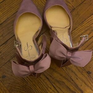 Mauve/Pink Jessica Simpson heels with bow accent